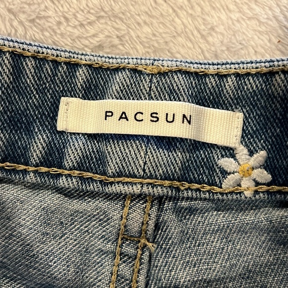 Pacsun Daisy Mom Jean Shorts - Picture 4 of 7